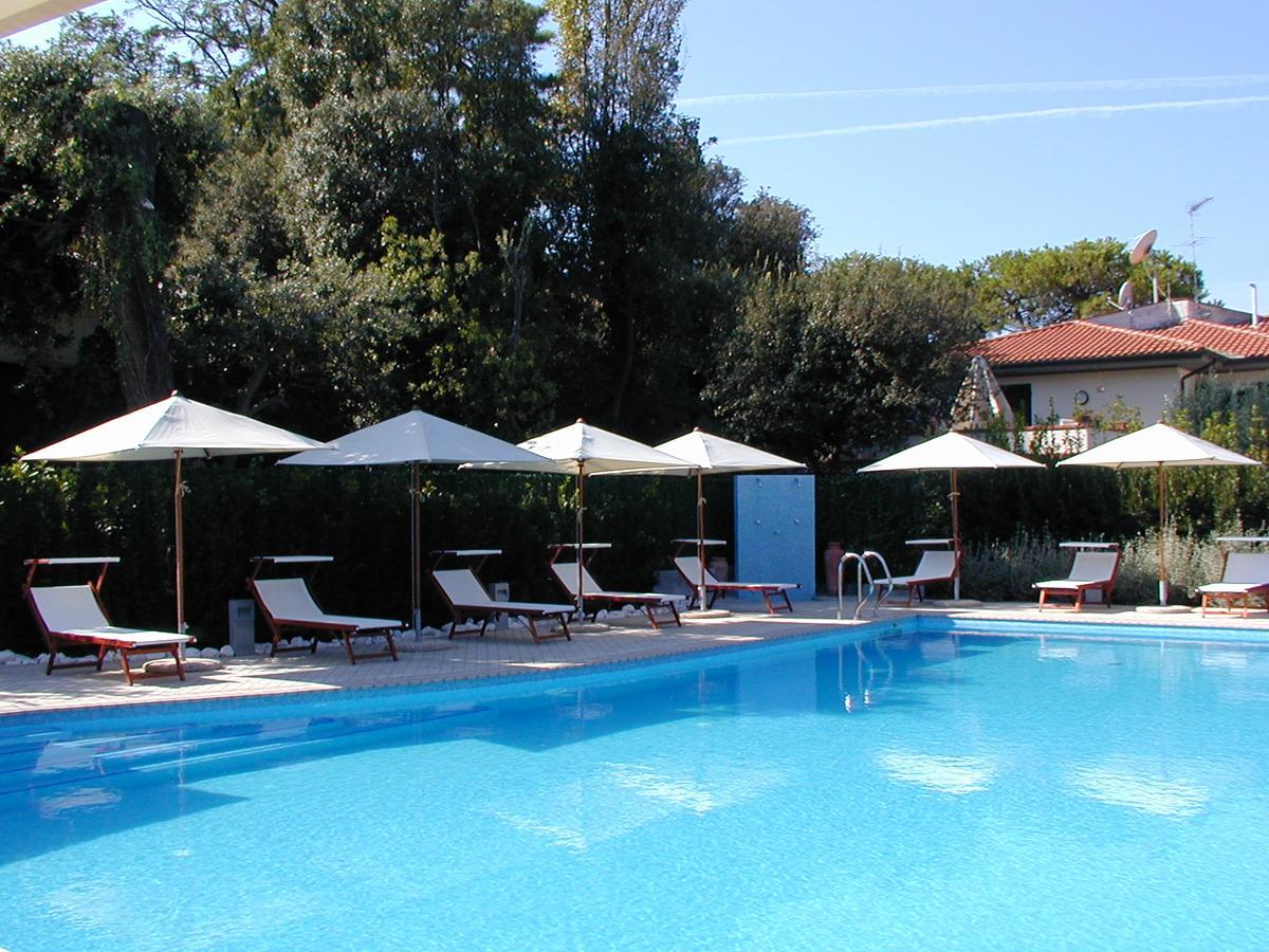 Hotel Bristol Tirrenia Extérieur photo